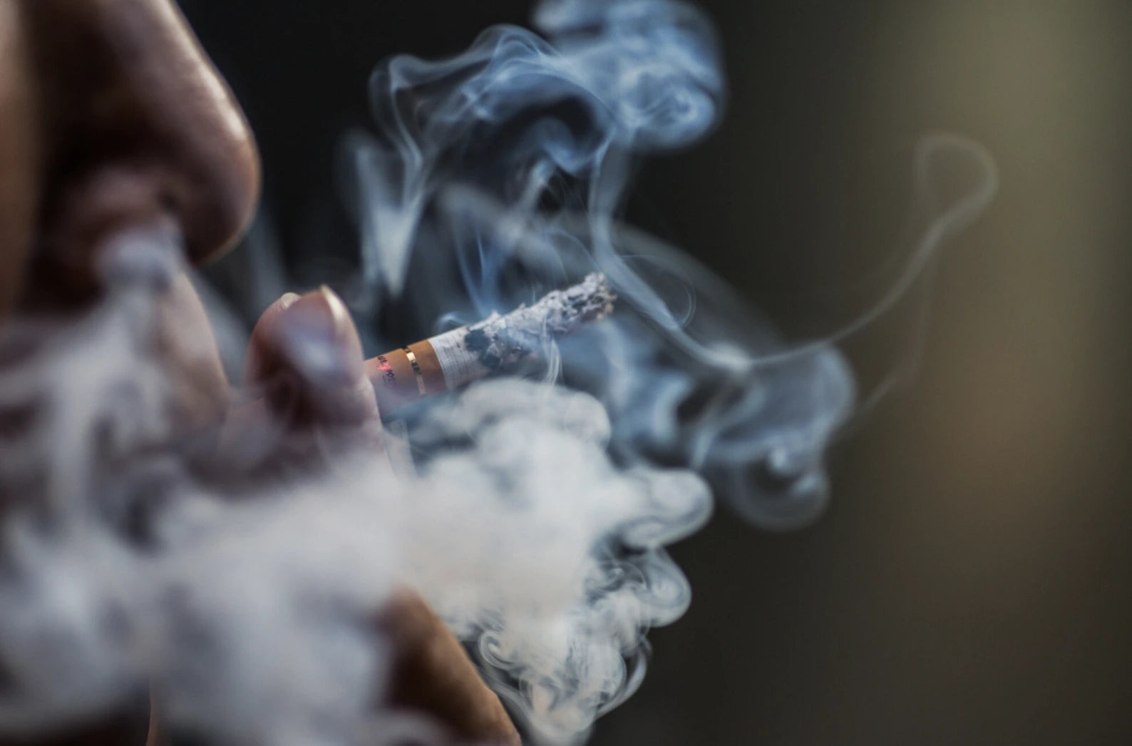 Proč nestačí jen chtít přestat kouřit: skrytá emoční stránka závislosti